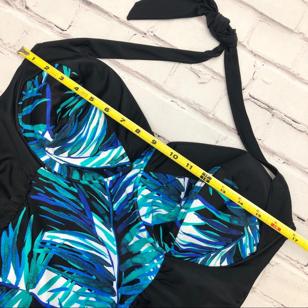 Plus Size One Piece Swimsuit 22W - Picture 6 of 8